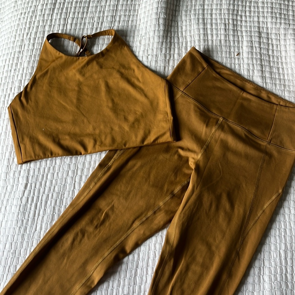 Girlfriend Collective Set